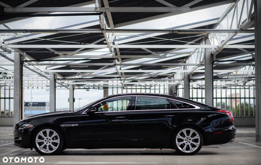 Jaguar XJ 3.0 T AWD LWB Portfolio - 6