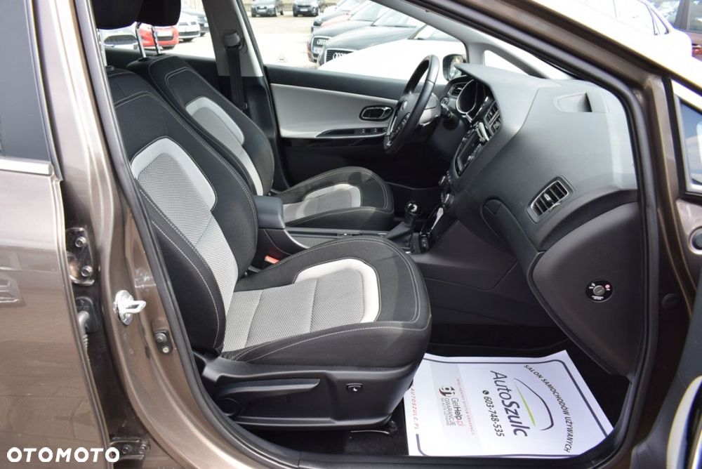 Kia Ceed - 31