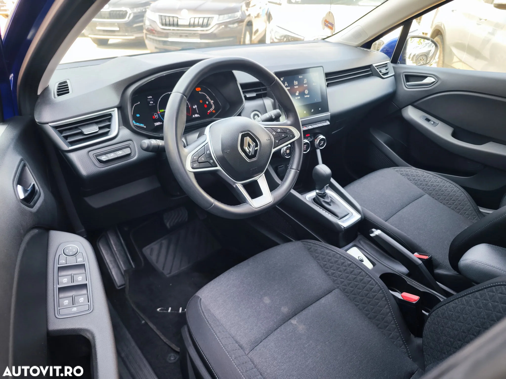 Renault Clio E-TECH Hybrid 140 ZEN - 10