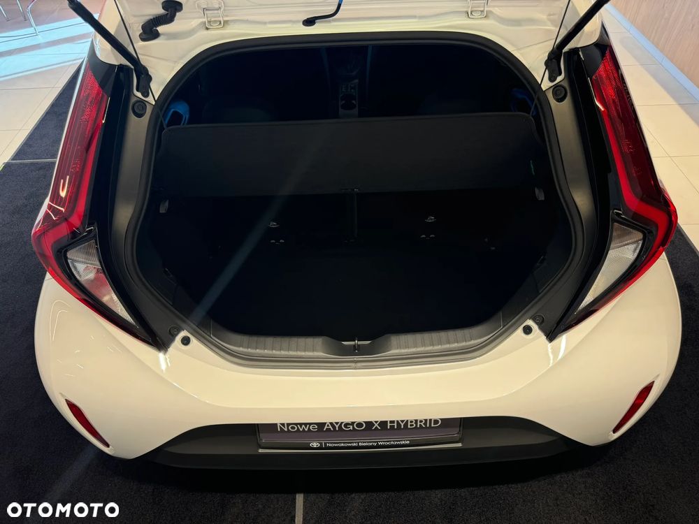 Toyota Aygo X Hybrid 1.5 Active e-CVT - 5