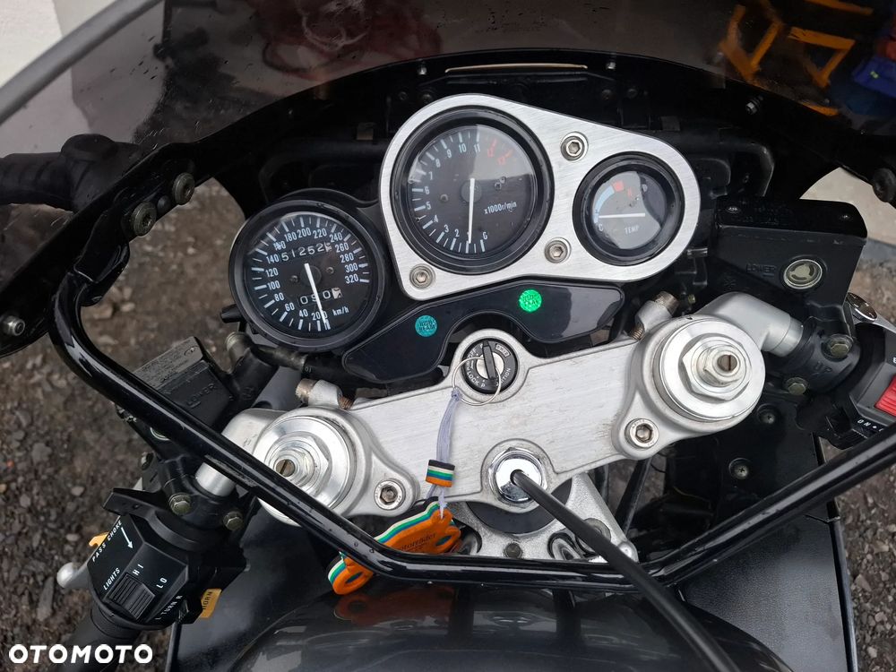 Suzuki GSX-R - 4