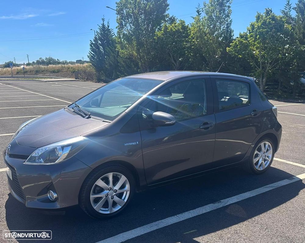 Toyota Yaris 1.5 HSD Sport+P.Luxury - 4