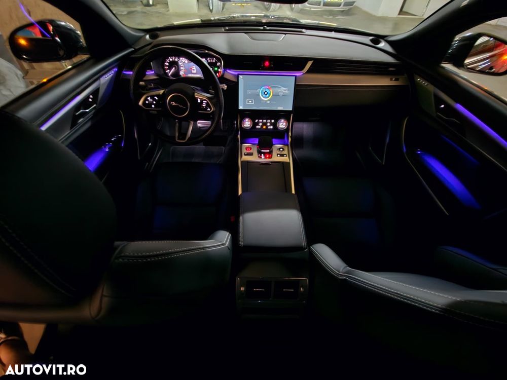 Jaguar XF P300 AWD R-Dynamic S - 19