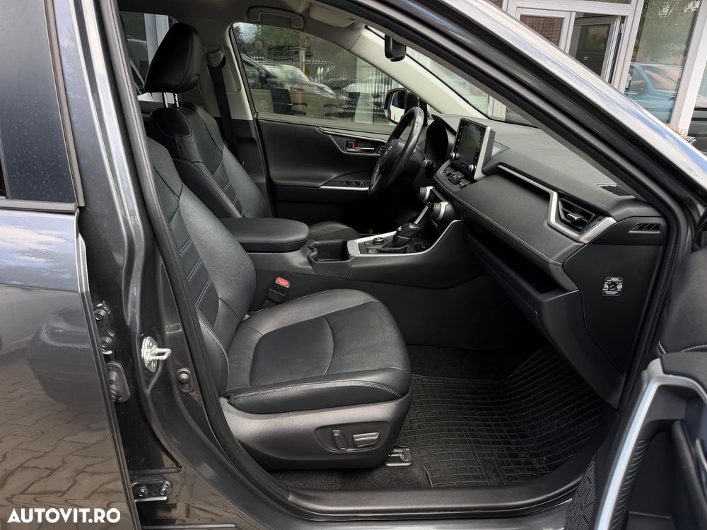 Toyota RAV4 - 18