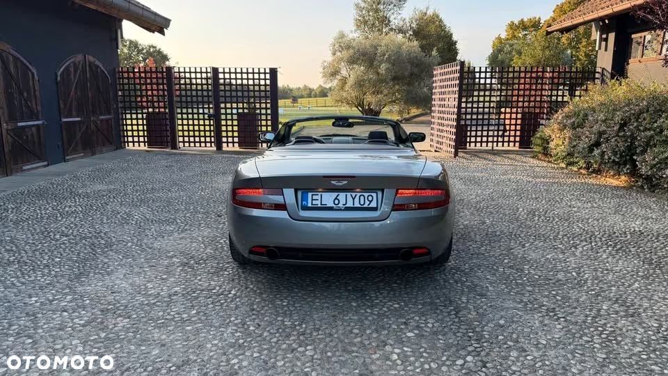 Aston Martin DB9 Standard - 5