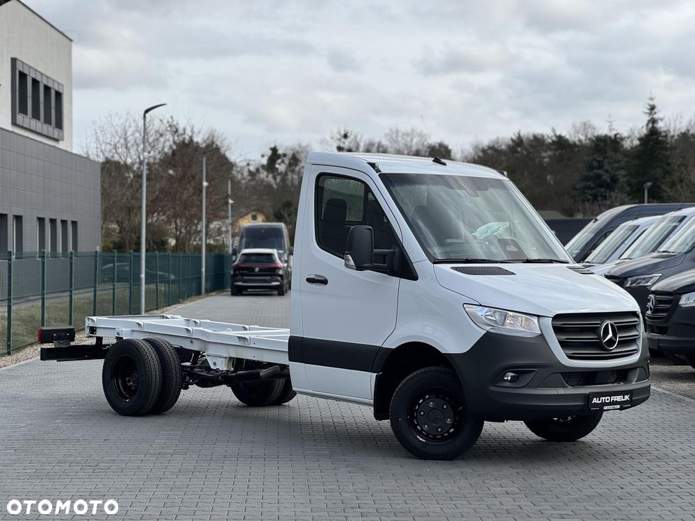 Mercedes-Benz Sprinter - 1