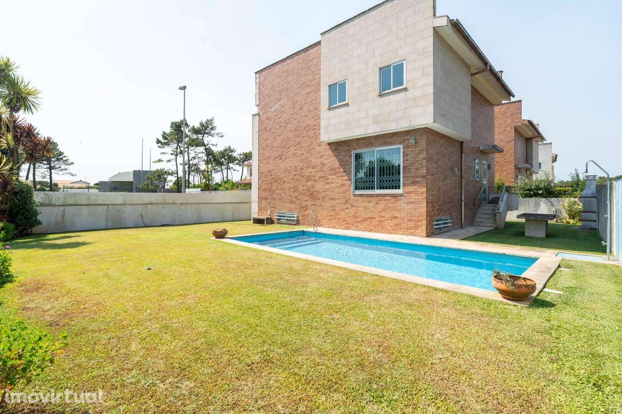 Moradia T3 com Piscina Privada, Garagem e a 300 metros da Praia - Grande imagem: 2/60