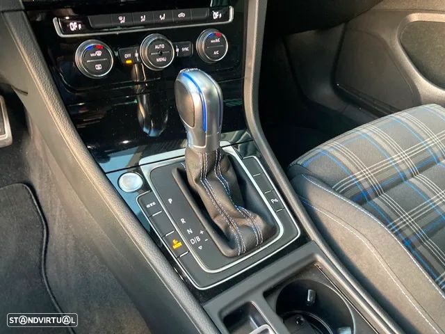 VW Golf 1.4 GTE Plug-In-Hybrid DSG - 29