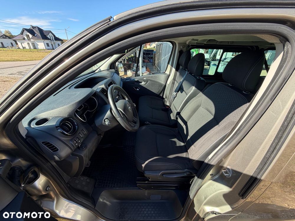 Opel Vivaro - 10