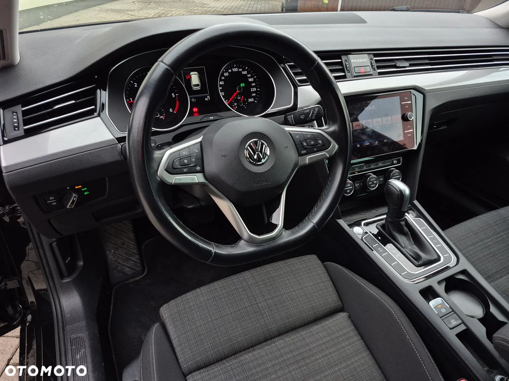 Volkswagen Passat - 16