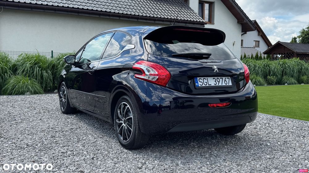 Peugeot 208 - 4