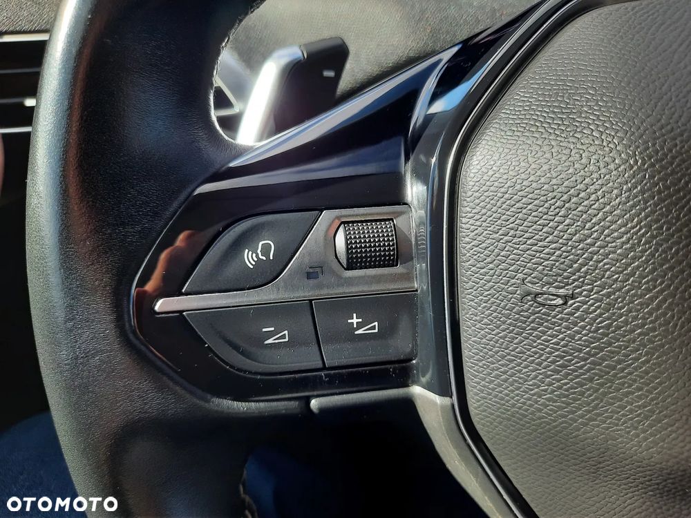 Peugeot 3008 1.5 BlueHDi Road Trip S&S EAT8 - 27