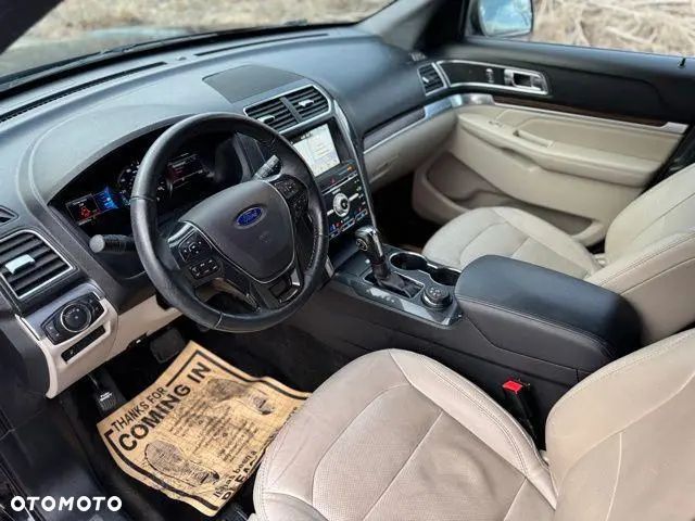 Ford Explorer - 10