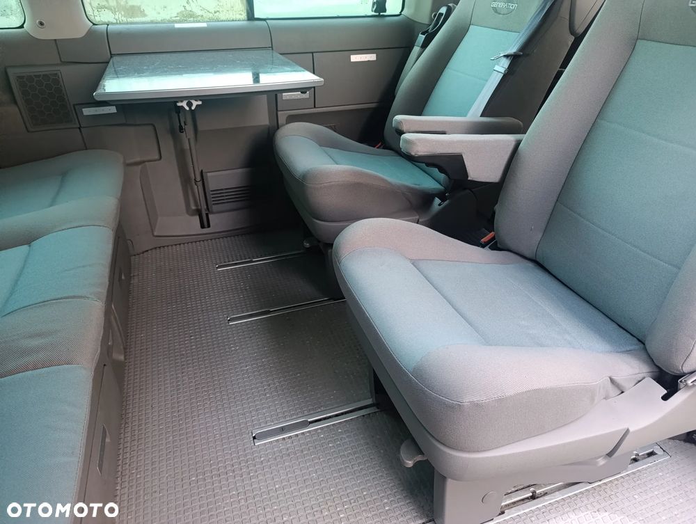 Volkswagen Multivan - 14