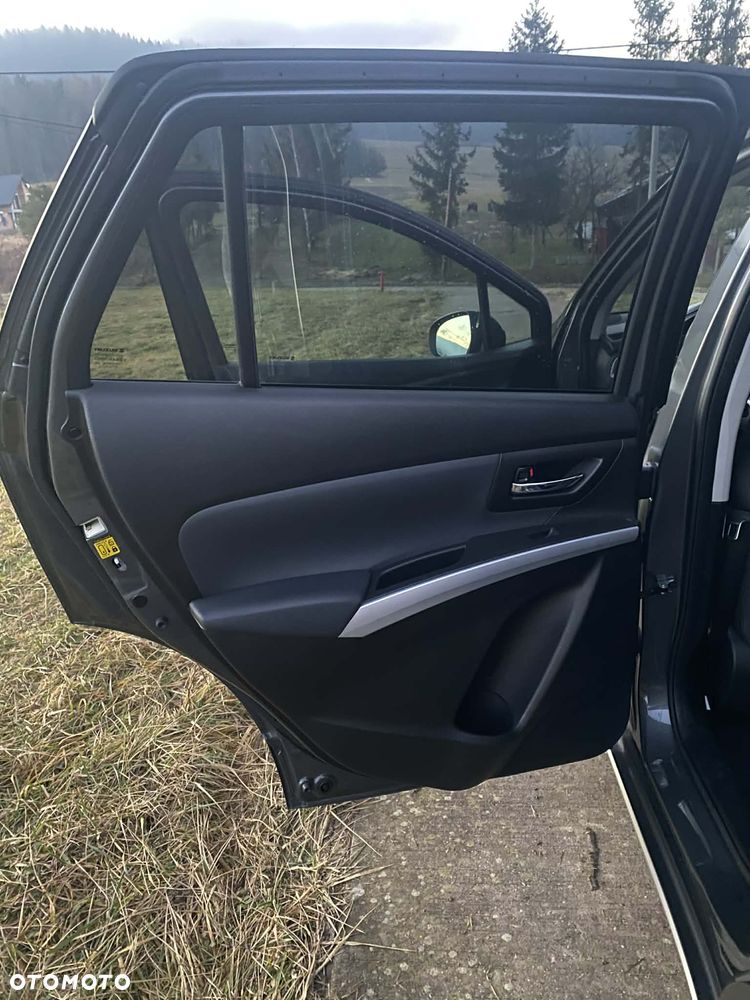 Suzuki SX4 S-Cross 1.4 T Elegance Sun 4WD - 17