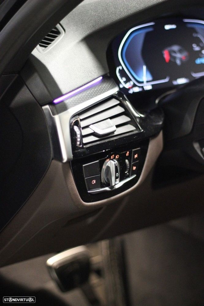 BMW 530 e Pack M - 12