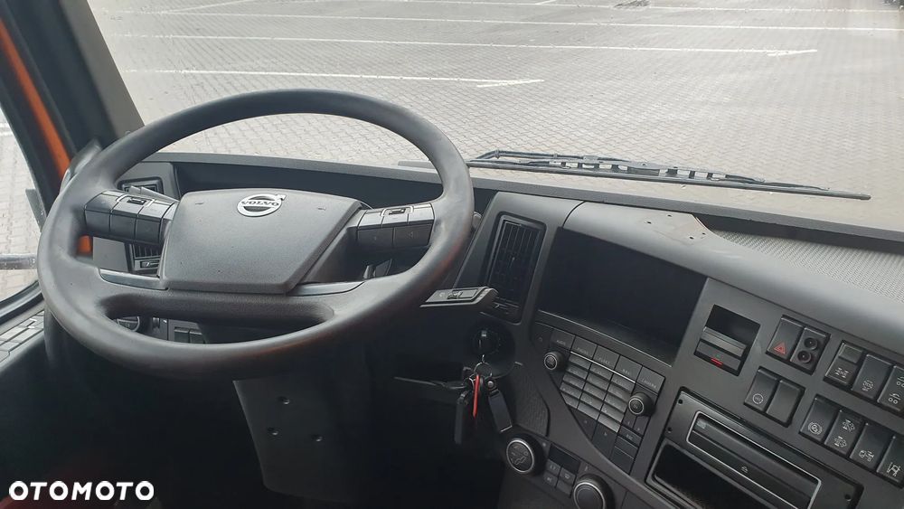 Volvo FMX 500 6x4 podnoszona oś - 26