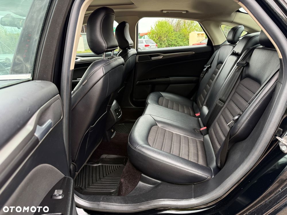 Ford Fusion - 21