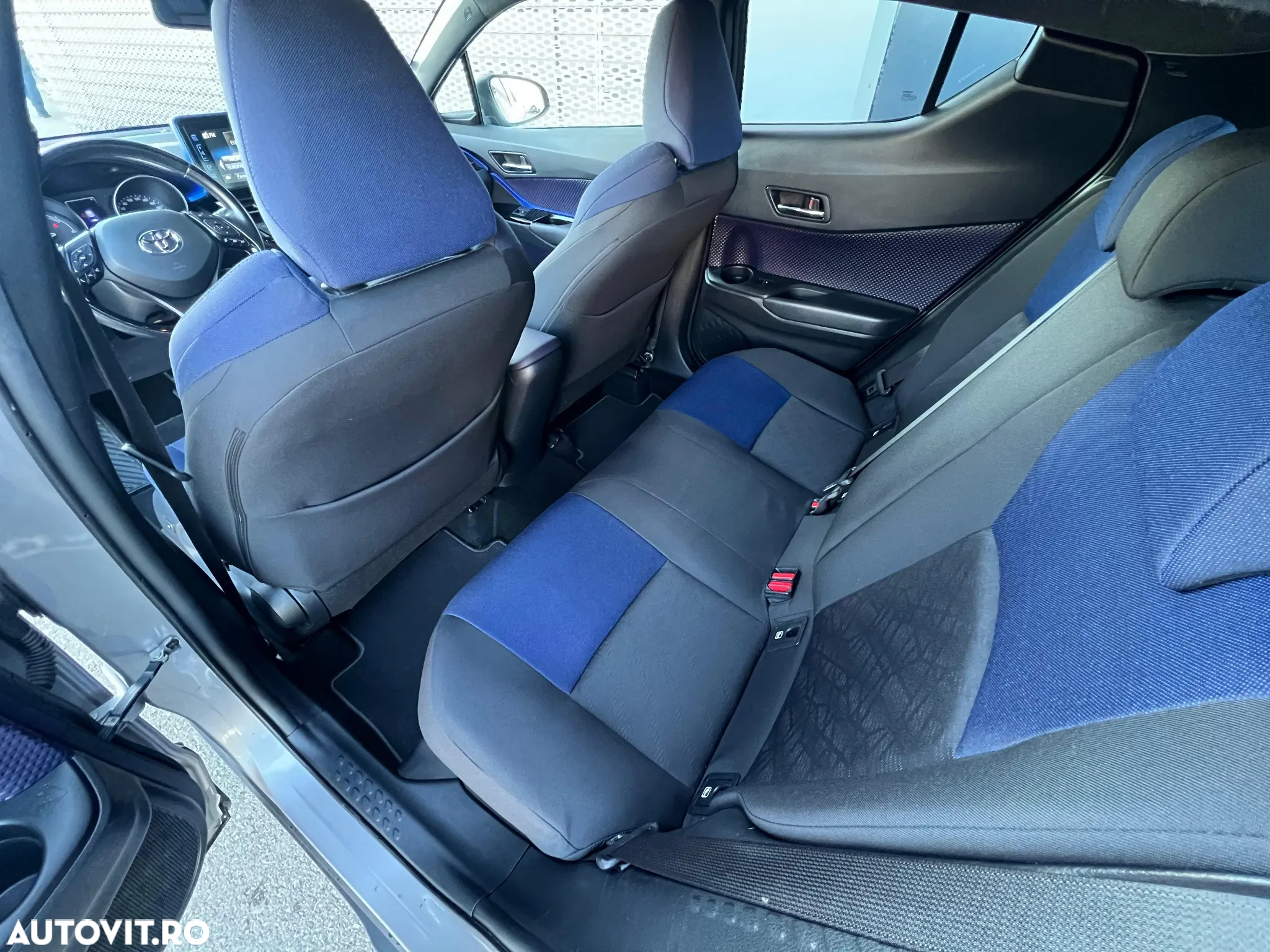 Toyota C-HR 1.8 HSD 122 CP 4x2 CVT C-ult Style bi-tone - 13