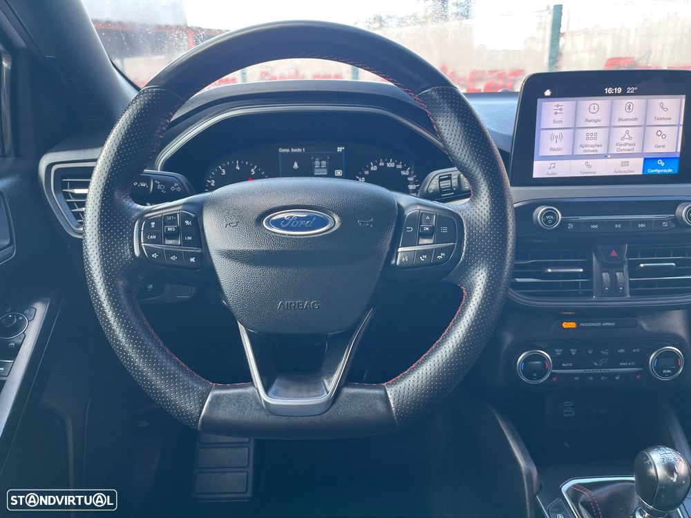 Ford Focus 1.0 EcoBoost ST-Line - 19