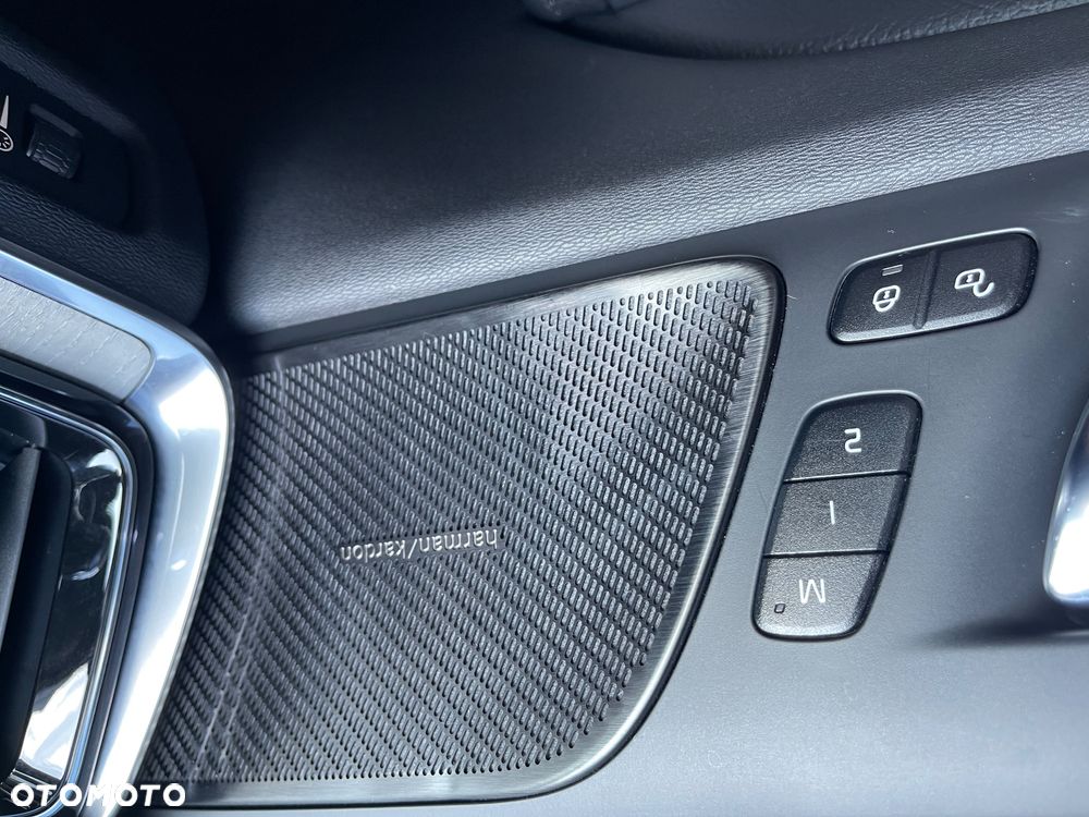 Volvo S60 T8 Recharge AWD Plus Dark - 12