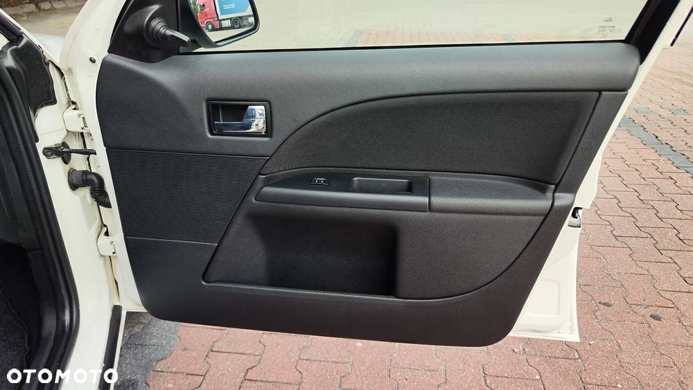 Ford Mondeo 1.8 Trend - 30