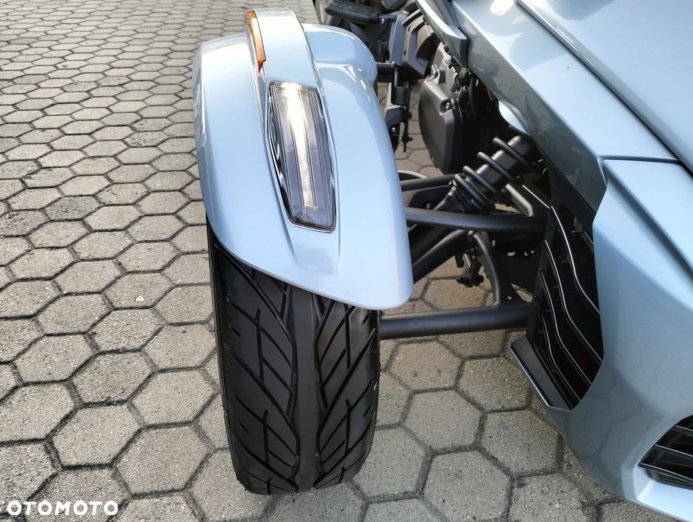 Can-Am Spyder - 11