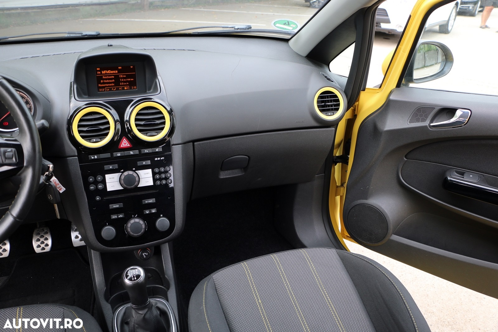 Opel Corsa 1.4 16V Edition 111 Jahre - 9