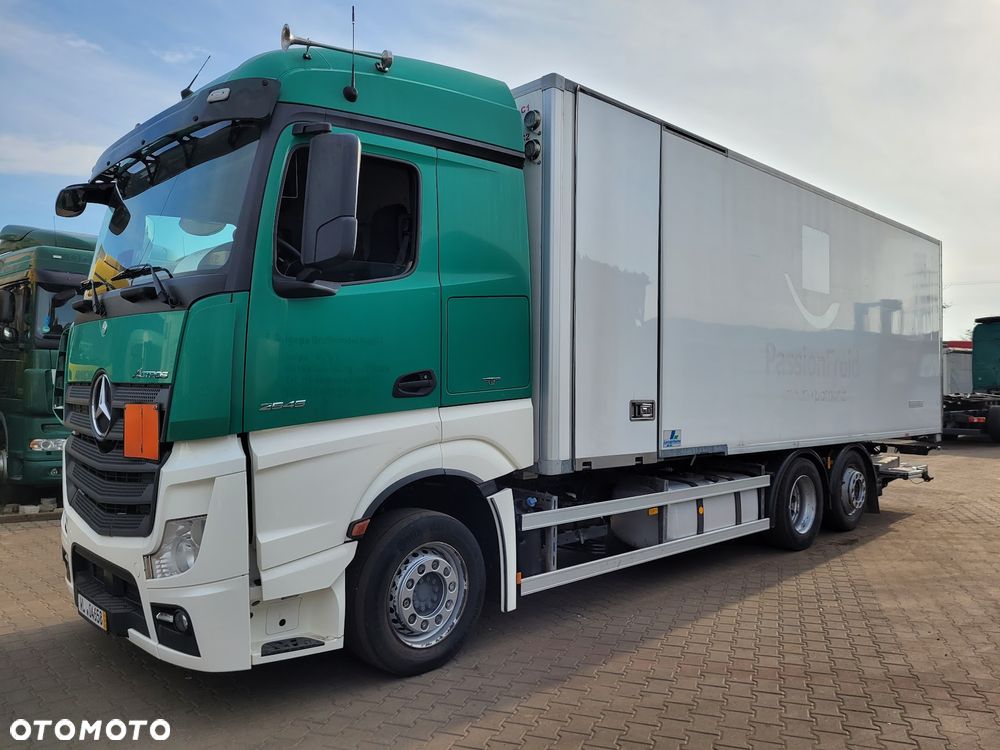 Mercedes-Benz ACTROS 25.45 ; 25.51 ; chłodnia * izoterma * hakówka * przewierty sterowane * - 1