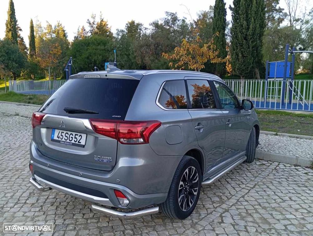 Mitsubishi Outlander - 3