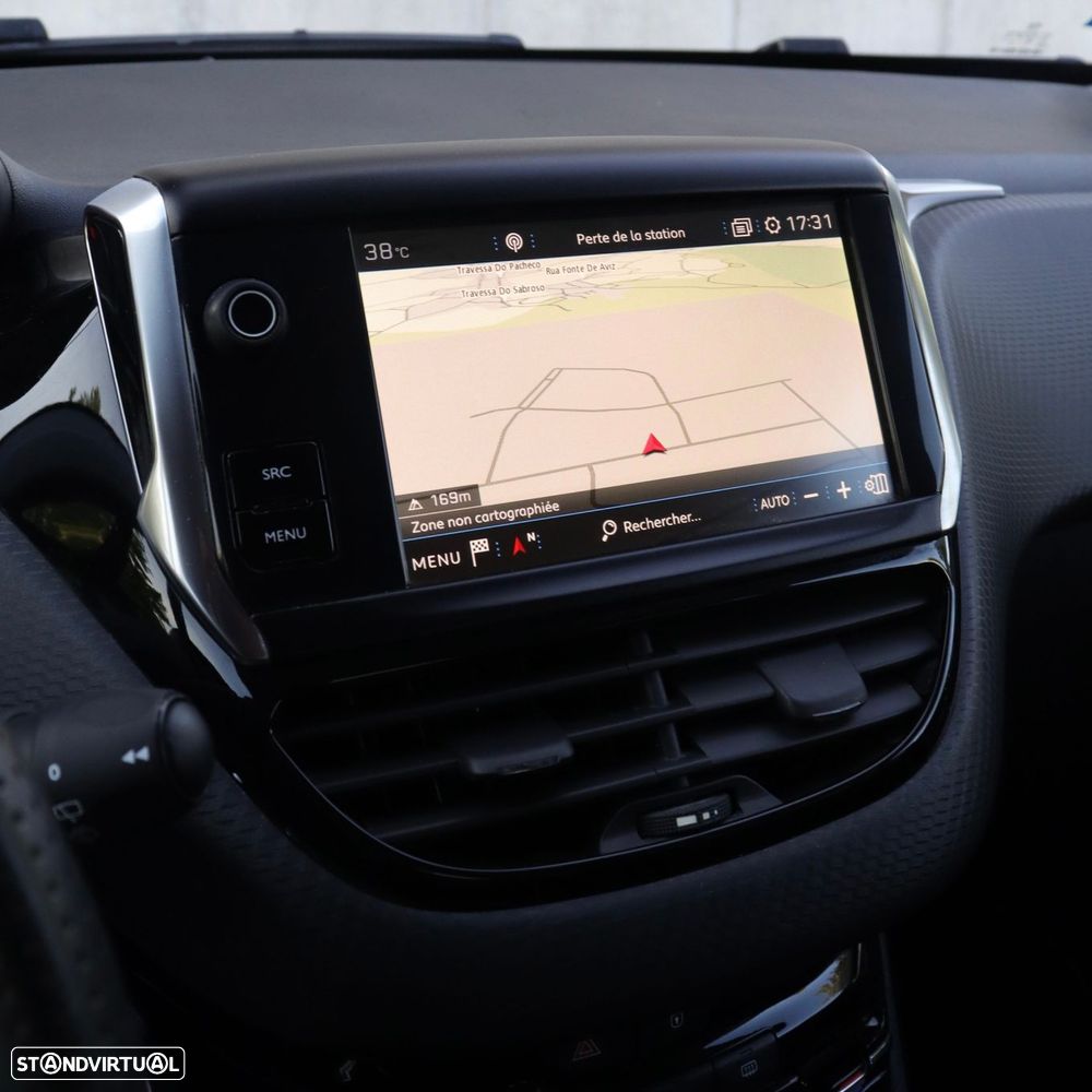 Peugeot 208 1.2 PureTech GT Line EAT6 - 18