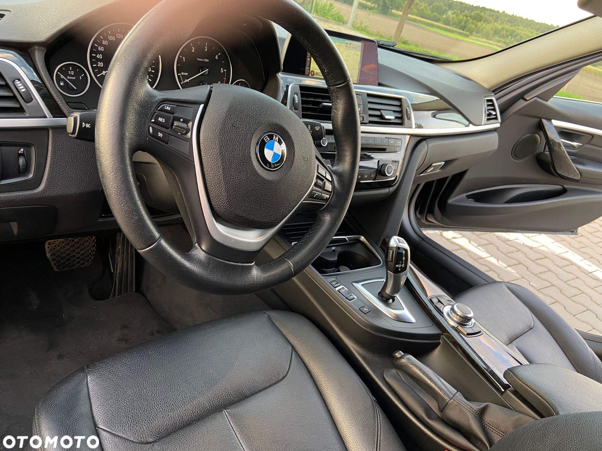 BMW Seria 3 318d Luxury Line - 13