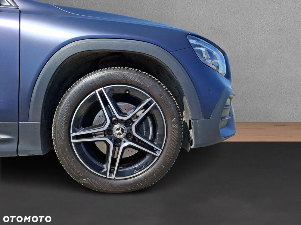 Mercedes-Benz GLB 200 4-Matic AMG Line 8G-DCT - 16