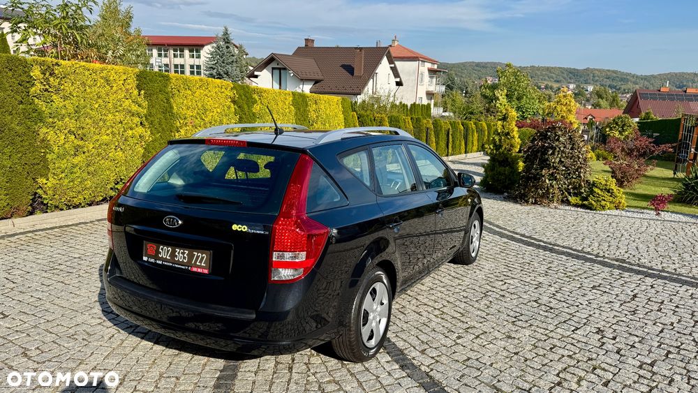 Kia Ceed - 21