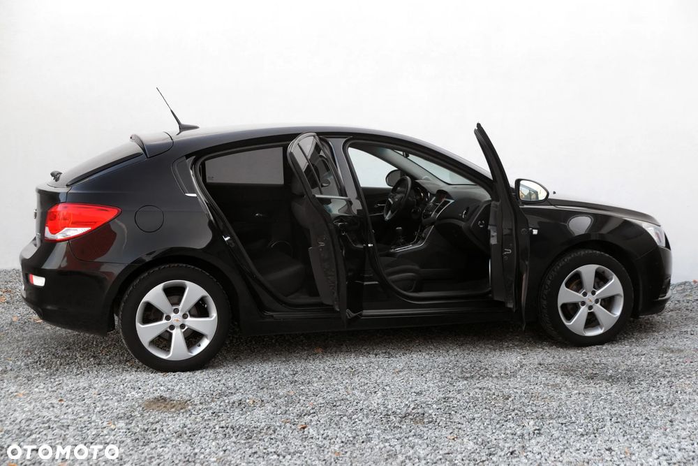 Chevrolet Cruze 1.8 LT - 24