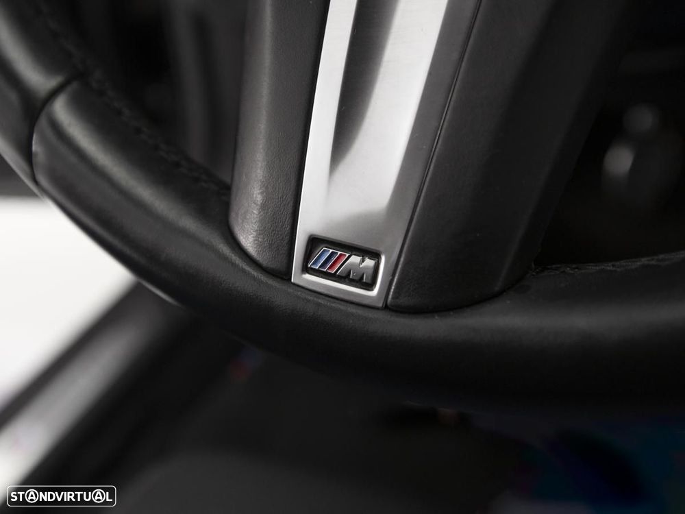 BMW 116 d Pack Desportivo M - 17