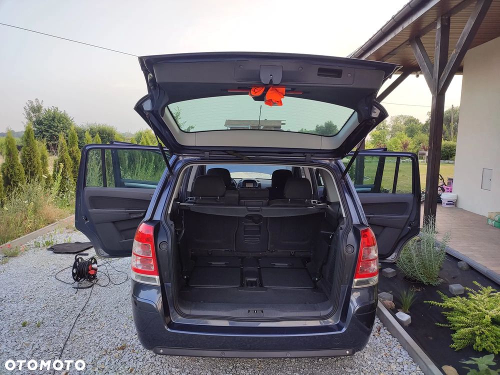 Opel Zafira - 20