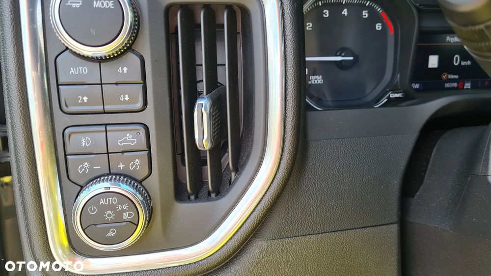 GMC Sierra - 32