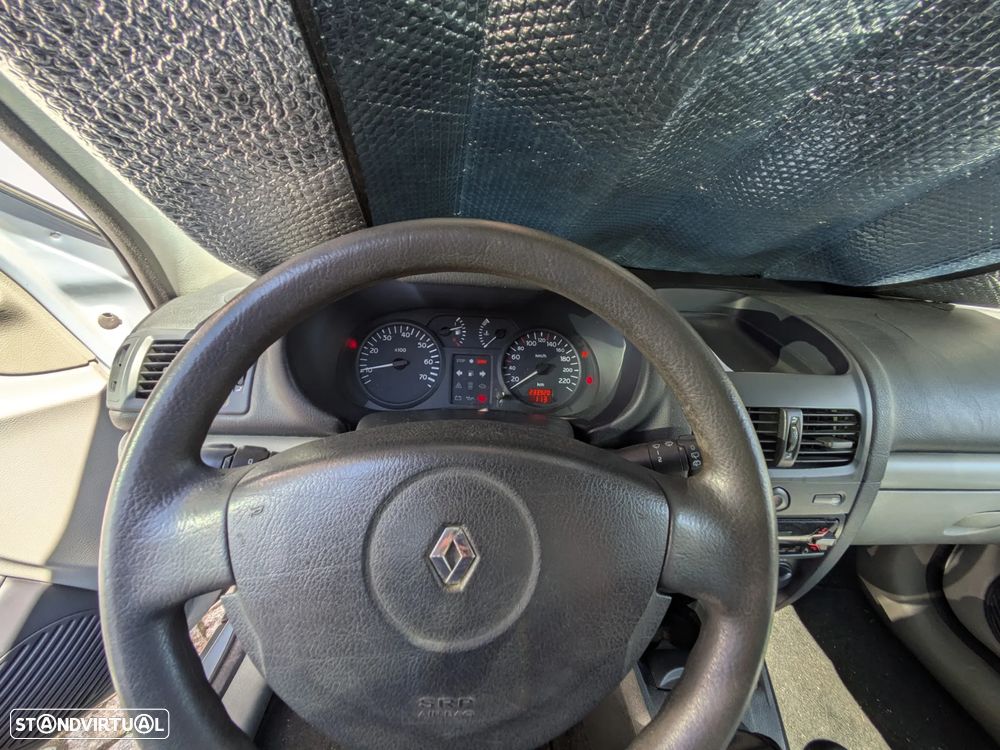 Renault Clio - 9