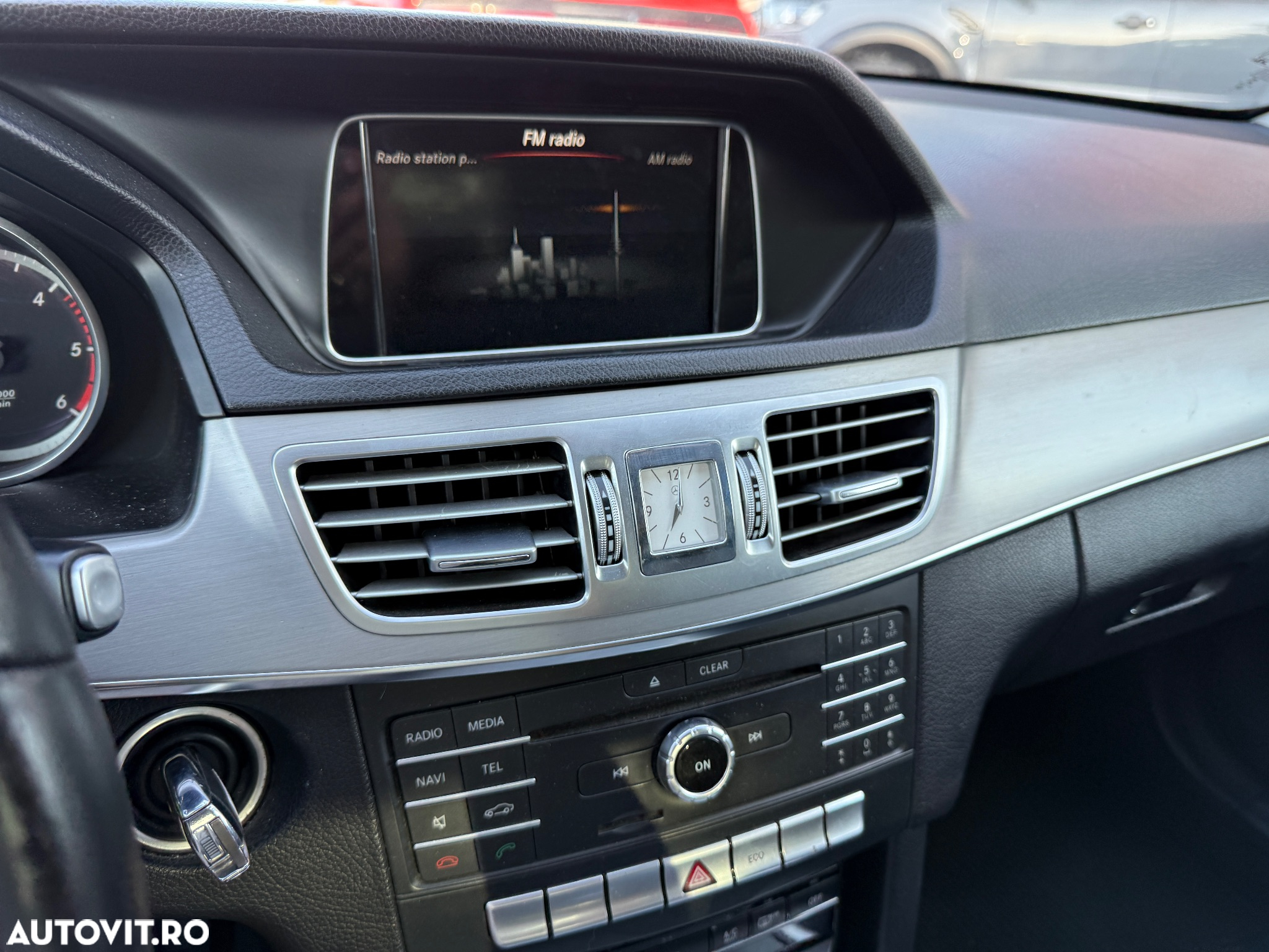 Mercedes-Benz E 200 CDI DPF BlueEFFICIENCY 7G-TRONIC - 28