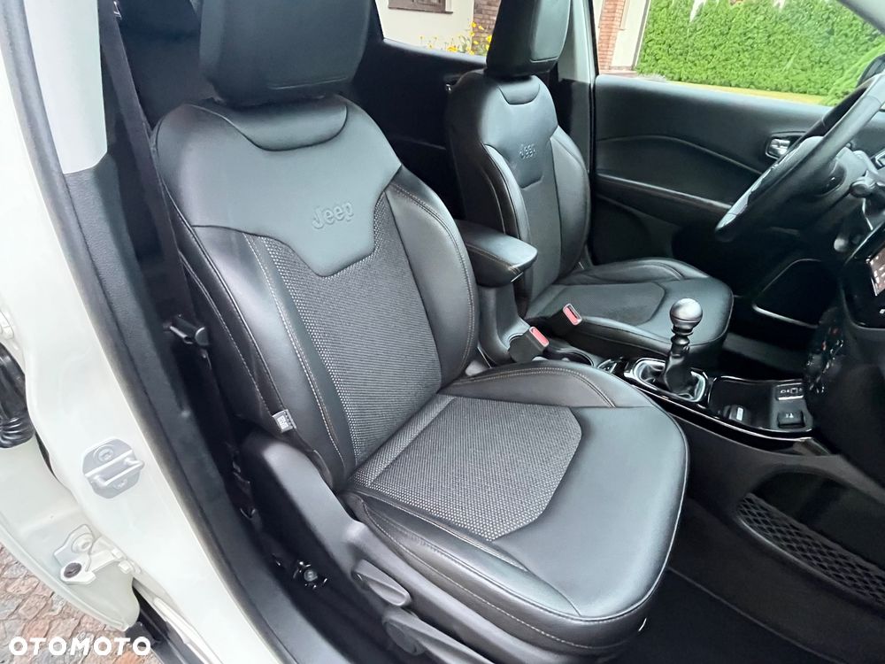 Jeep Compass 1.4 TMair Limited FWD S&S - 32