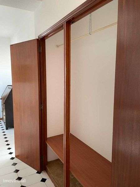Apartamento T2 com Garagem - São Martinho do Bispo - Grande imagem: 5/12