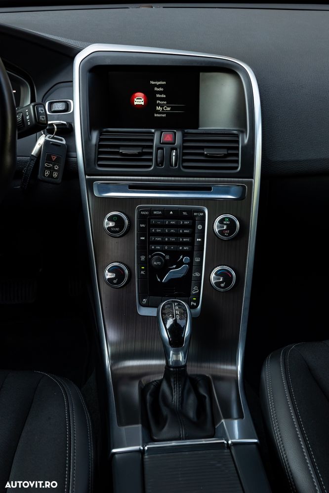 Volvo XC 60 D4 AWD Geartronic Summum - 15