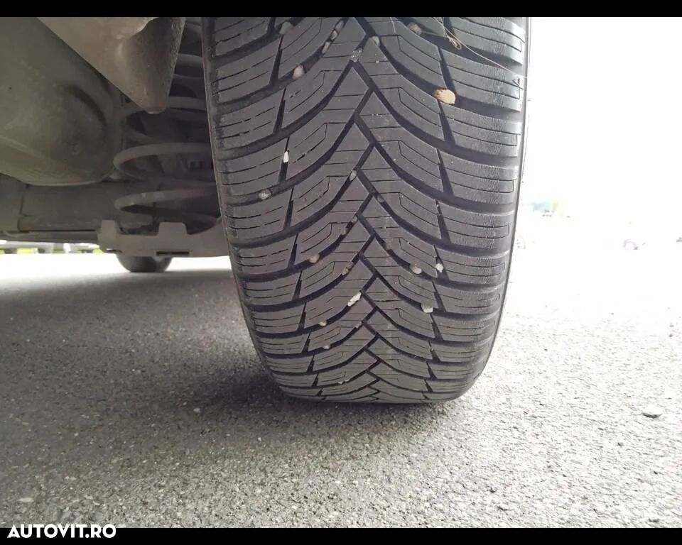 Peugeot 208 1.2 L PureTech Style - 11