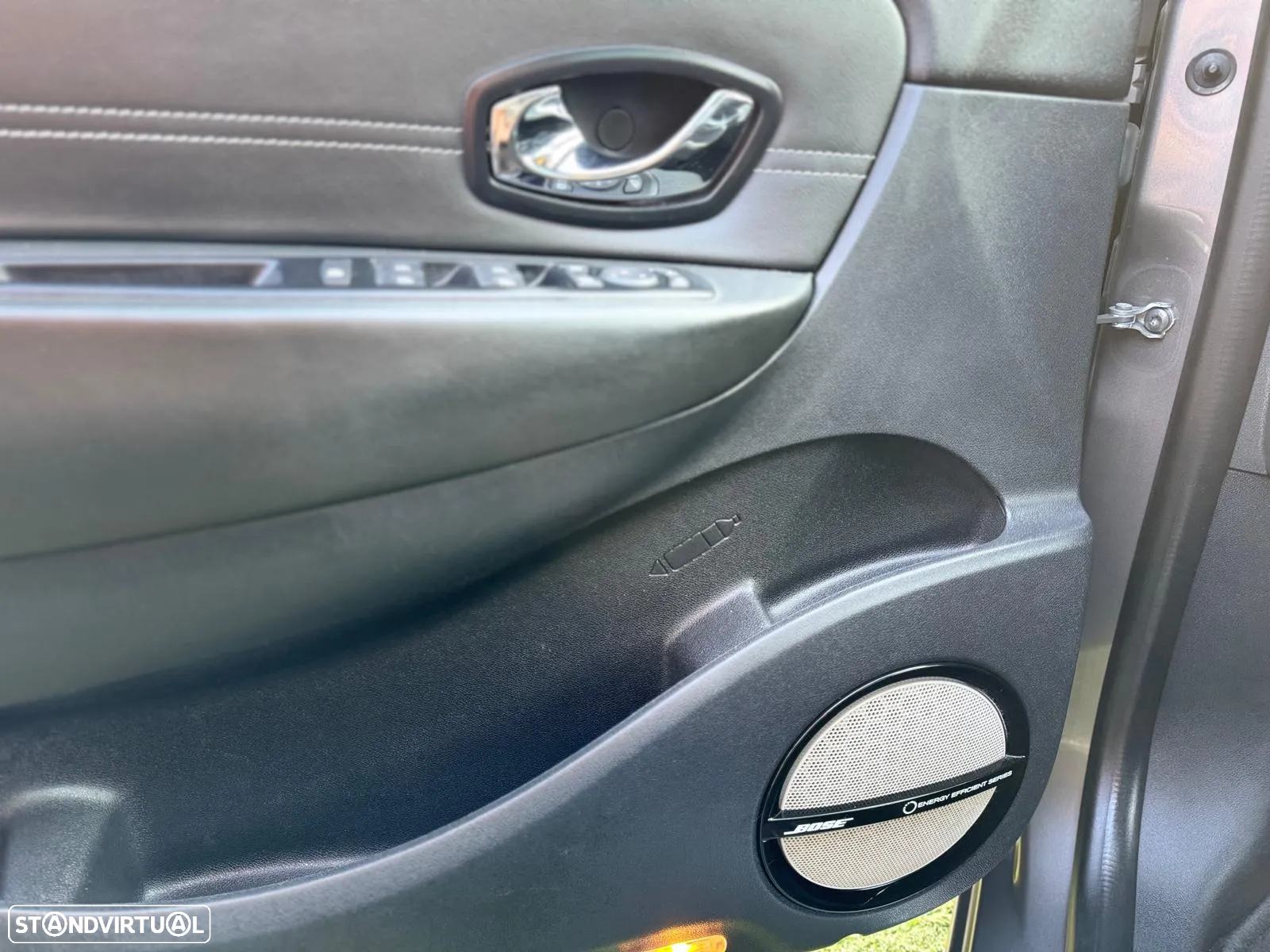 Renault Grand Scénic 1.6 dCi Bose Edition SS - 10