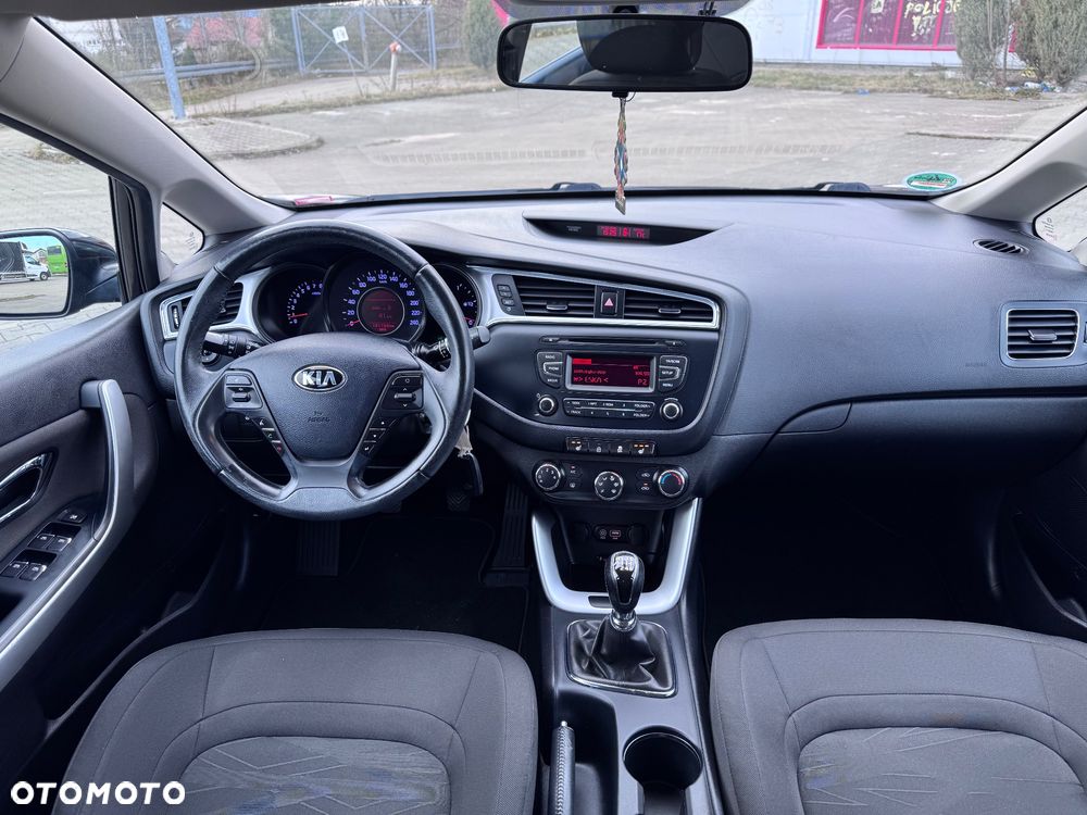 Kia Ceed - 37