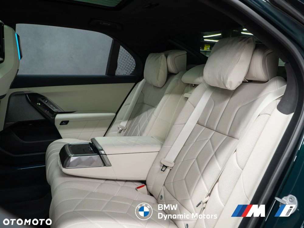 BMW Seria 7 740 xDrive - 22