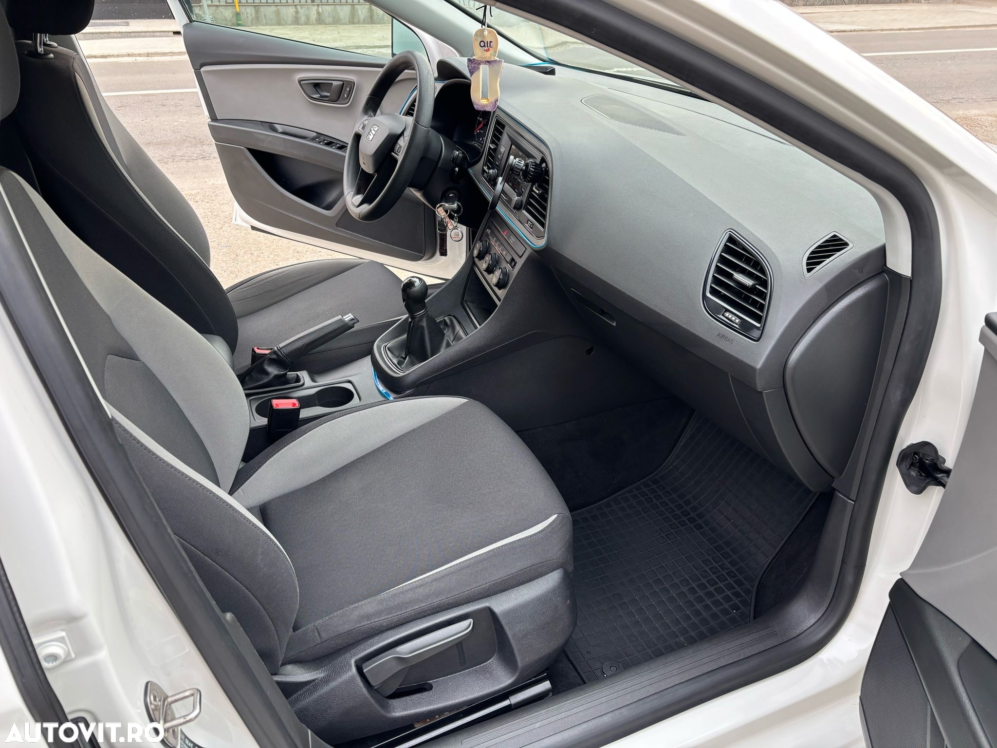 Seat Leon 1.6 TDI Reference - 10