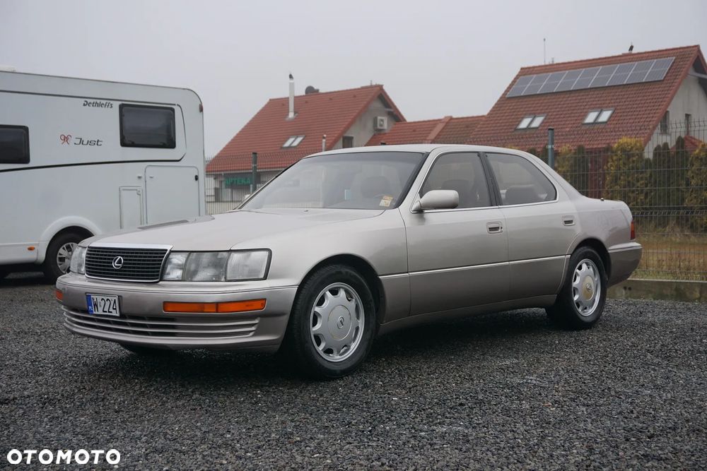 Lexus LS - 4