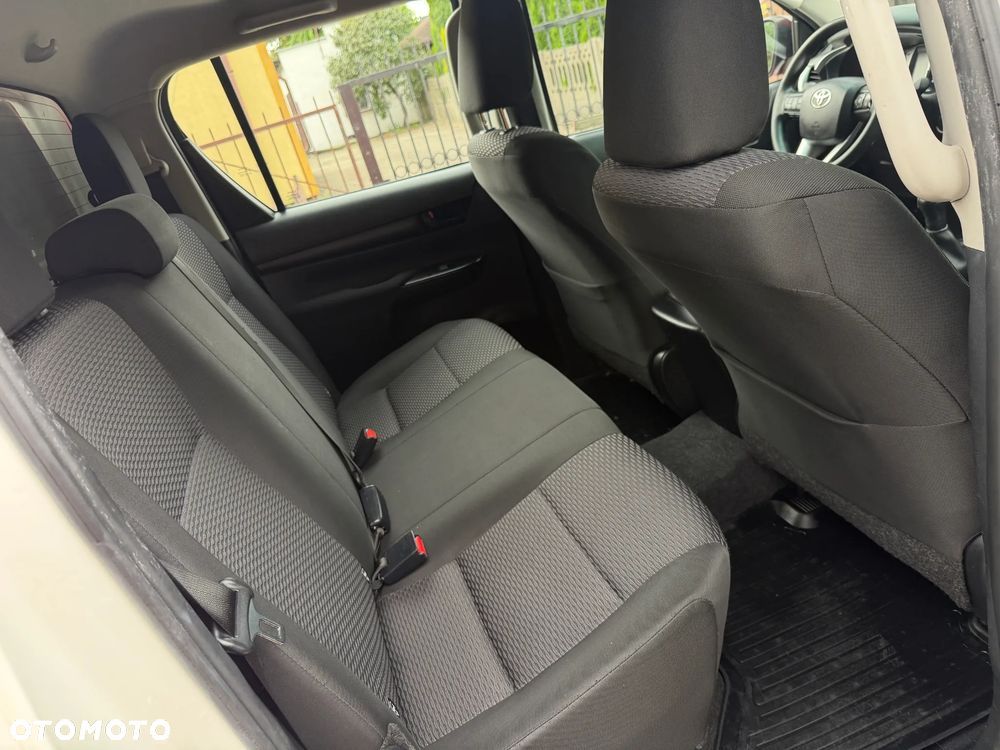 Toyota Hilux 2.4 D-4D Double Cab DLX 4x4 - 34